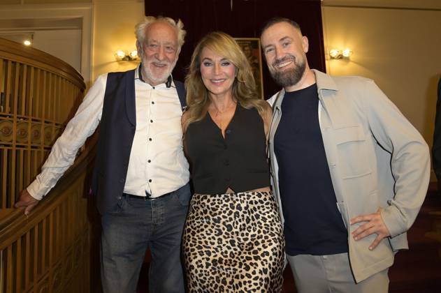 Dieter Hallervorden, Caroline Beil und Bürger Lars Dietrich bei der Premiere des Theaterstücks Stasi, Stress und Stolperfallen im Schlosspark Theater. Berlin, 07.09.2024