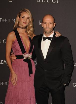 Rosie Huntington-Whiteley and Jason Statham arriving at the LACMA 2015 Art and Film Gala Honouring James Turrell And Alejandro G Inarritu at LACMA on November 7, 2015 in Los Angeles, California. Copyright: x FAMOUSx aay5c472