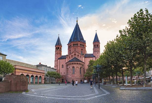 Dom St. Martin und Domplatz in Mainz, Rheinland-Pfalz, Deutschland, Europa St Martin s Cathedral and Cathedral Square in Mainz, Rhineland-Palatinate, Germany, Europe Copyright: imageBROKER ValxThoermer iblvth11152808