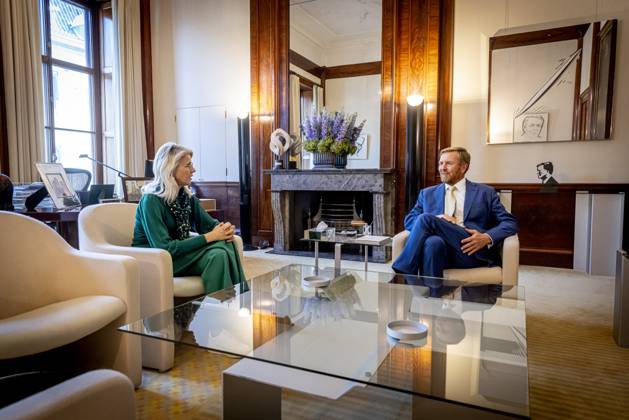 11-09-2024 Palace King Willem-Alexander during a meeting with Mona Keijzer Minister van Volkshuisvesting en Ruimtelijke Ordening at palace Noordeinde in The Hague. Â Copyright: xPPEx