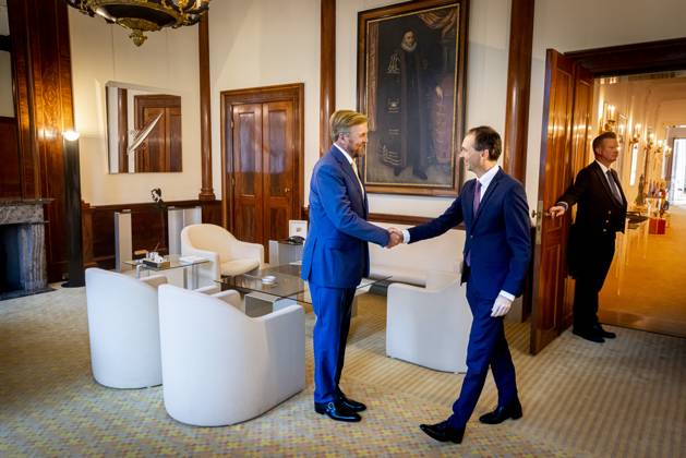 11-09-2024 Palace King Willem-Alexander during a meeting with minister Eddy van Hijum is minister van Sociale Zaken en Werkgelegenheid at palace Noordeinde in The Hague. Â Copyright: xPPEx