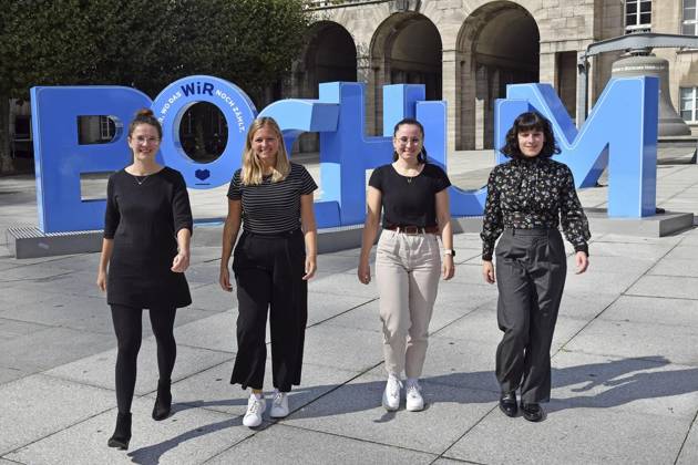 RECORD DATE NOT STATED Für Funke Award: Foto von Cara, Inga, Eve und kpo ** NUR FÜR REDAKTIONELLE ZWECKE ** EDITORIAL USE ONLY **<p>Für Funke Award: Foto von Cara, Inga, Eve und kpo am Dienstag, dem 12.09.2024 vor dem Rathaus in Bochum. Deutschland NW Bochum Copyright: GeroxHelm