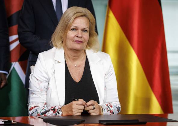 Nancy Faeser, Bundesministerin fuer Inneres und Heimat, unterzeichnet neues Migrationsabkommen zwsichen Kenia und Deutschland in Berlin, 13.09.2024. Berlin Deutschland