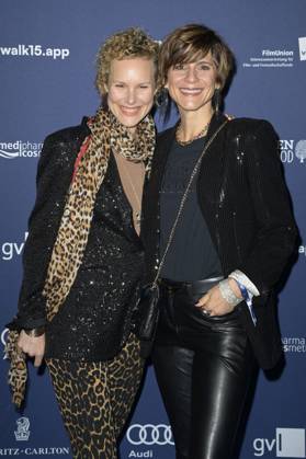 Christina Hecke mit Ehefrau Stefanie Henn bei der Verleihung des Deutschen Schauspielpreises 2024 im Club Theater Berlin. Berlin, 13.09.2024
