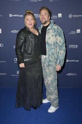 Gisa Flake mit Partner Knud Riepen bei der Verleihung des Deutschen Schauspielpreises 2024 im Club Theater Berlin. Berlin, 13.09.2024