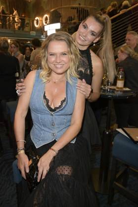 Nova Meierhenrich und Rebecca Kunikowski bei der Verleihung des Deutschen Schauspielpreises 2024 im Club Theater Berlin. Berlin, 13.09.2024