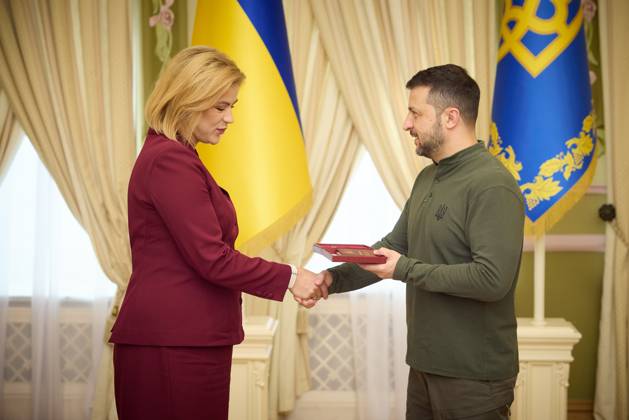 News Themen der Woche KW37 News Bilder des Tages Silina awarded Order of Princess Olga in Ukraine Prime Minister of Latvia, Evika SiliÅÜa awarded Order of Princess Olga by Volodymyr Zelensky in Kyiv, Ukraine on 11 September 2024. The Order of Princess Olga (Ukrainian: ОÑÄРен кнÑгині ОлÑaги) is a Ukrainian civil decoration, featuring Olga of Kiev and bestowed to women for personal merits in state, production, scientific, educational, cultural, charity and other spheres of social activities, for upbringing children in families . Kyiv, Ukraine on 11 September 2024. Copyright: xCAP PLFx