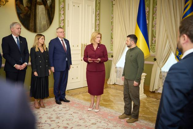 Silina awarded Order of Princess Olga in Ukraine Prime Minister of Latvia, Evika SiliÅÜa awarded Order of Princess Olga by Volodymyr Zelensky in Kyiv, Ukraine on 11 September 2024. The Order of Princess Olga (Ukrainian: ОÑÄРен кнÑгині ОлÑaги) is a Ukrainian civil decoration, featuring Olga of Kiev and bestowed to women for personal merits in state, production, scientific, educational, cultural, charity and other spheres of social activities, for upbringing children in families . Kyiv, Ukraine on 11 September 2024. Copyright: xCAP PLFx