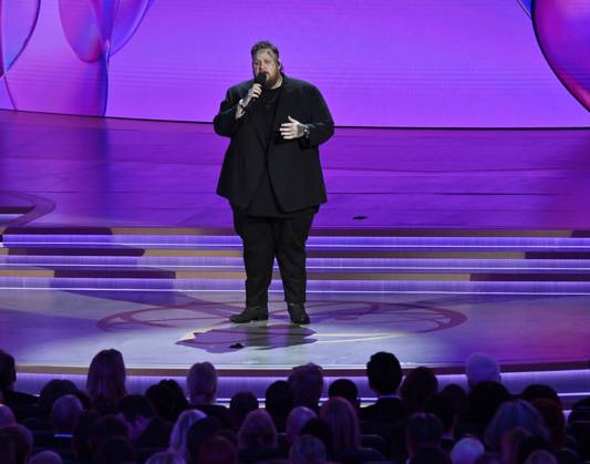 elly Roll performs onstage during the 76th annual Primetime Emmy Awards at the Peacock Theater in Los Angeles on Sunday, September 15, 2024.  LAP2024091504012 JIMxRUYMEN