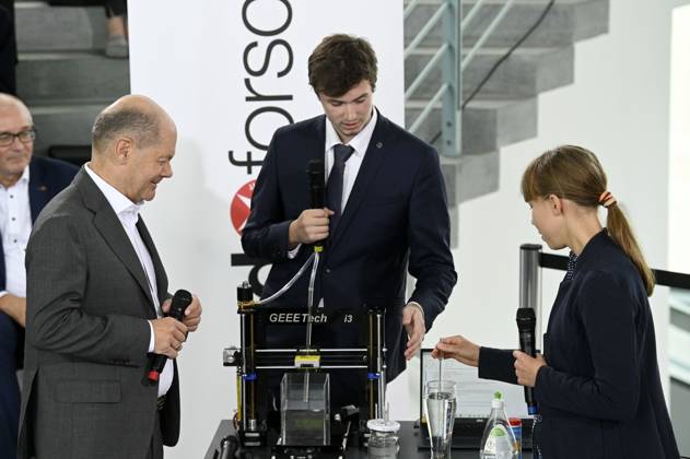 Olaf Scholz beim Empfang der Preisträgerinnen und Preisträger des 59. Bundeswettbewerbs Jugend forscht im Bundeskanzleramt. Berlin, 18.09.2024