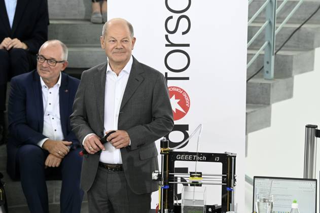 Olaf Scholz beim Empfang der Preisträgerinnen und Preisträger des 59. Bundeswettbewerbs Jugend forscht im Bundeskanzleramt. Berlin, 18.09.2024