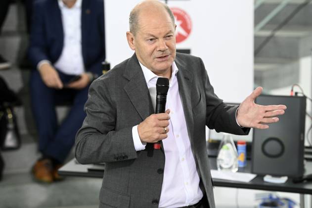 Olaf Scholz beim Empfang der Preisträgerinnen und Preisträger des 59. Bundeswettbewerbs Jugend forscht im Bundeskanzleramt. Berlin, 18.09.2024