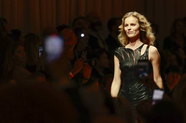 Bilder des Jahres 2024, Entertainment 09 September MFW - Eva Herzigova Models For Roberto Cavalli Eva Herzigova walks the runway for commemorative fashion show during Milan Fashion Week Women’s collections - Spring Summer 2025 on September 18, 2024 in Milan, Italy. Photo by Marco Piovanotto ABACAPRESS.COM Milan Italy  Copyright: xPiovanottoxMarco ABACAx