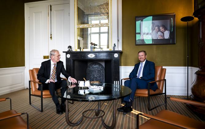 19-09-2024 Palace King Willem-Alexander during a meeting with Jean Rummenie Staatssecretaris van Landbouw, Visserij, Voedselzekerheid en Natuur (State Secretary for Agriculture, Fisheries, Food Security and Nature) in The Hague. Â Copyright: xPPEx