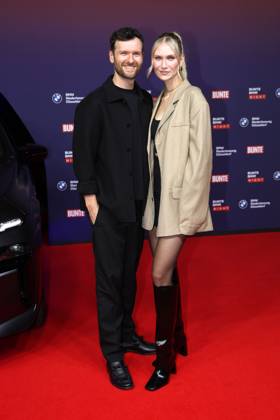 Daniel Grunenberg und Carolin Niemczyk von der Band Glasperlenspiel bei der Bunte BMW Night am 19.09.2024 in Düsseldorf Bunte BMW Night in Duesseldorf