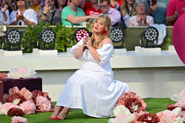 ZDF - Fernsehgarten. Sängerin Maite Kelly während der ZDF - Unterhaltungsshow Fernsehgarten am 22.09.2024 in Mainz. 20240922MWI007299