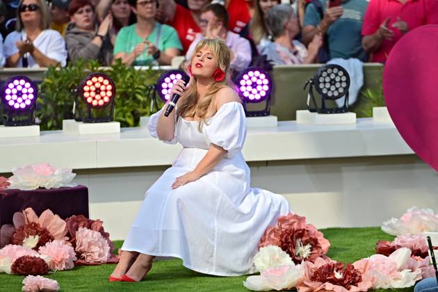 ZDF - Fernsehgarten. Sängerin Maite Kelly während der ZDF - Unterhaltungsshow Fernsehgarten am 22.09.2024 in Mainz. 20240922MWI007337