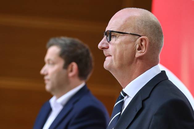 Berlin, Deutschland, 23.09.2024: Willy-Brandt-Haus: Pressekonferenz nach SPD-Vorstandssitzung: Generalsekretär Lars Klingbeil und Ministerpräsident von Brandenburg Dietmar Woidke Copyright: xdtsxNachrichtenagenturx dts_47087