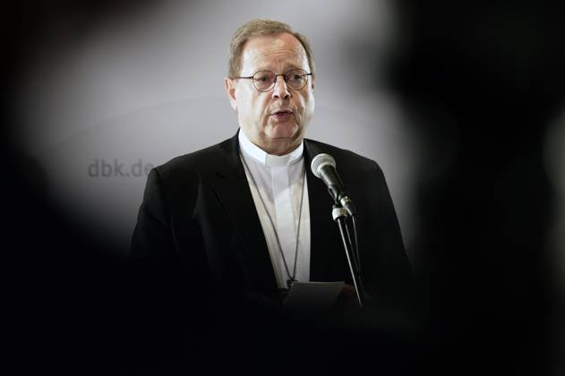 News Bilder des Tages Georg Bätzing bei der Pressekonferenz zur Herbst-Vollversammlung der Deutschen Bischofskonferenz im Dompfarrzentrum. Fulda, 23.09.2024