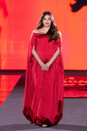 PFW L Oreal Runway Aishwarya Rai attending Le Defile L Oreal Paris – Walk Your Worth Womenswear Spring-Summer 2025 show as part of Paris Fashion Week, in Paris, France on September 23, 2024. Photo by Aurore Marechal ABACAPRESS.COM Paris France Copyright: xMarechalxAurore ABACAx
