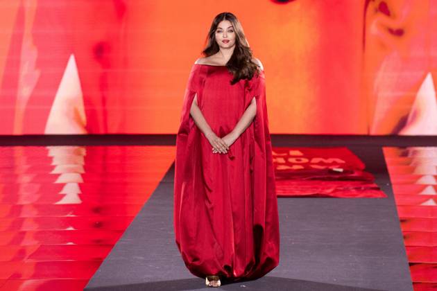 PFW L Oreal Runway Aishwarya Rai attending Le Defile L Oreal Paris – Walk Your Worth Womenswear Spring-Summer 2025 show as part of Paris Fashion Week, in Paris, France on September 23, 2024. Photo by Aurore Marechal ABACAPRESS.COM Paris France Copyright: xMarechalxAurore ABACAx