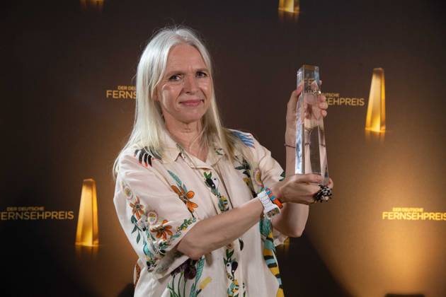 Annette HESS, Preistraegerin Bestes Buch Fiktion Verleihung des Deutschen Fernsehpreises, Die Nacht der Kreativen - Der Deutsche Fernsehpreis 2024, Deutscher Fernsehpreis 2024 in Koeln, am 24.09.2024.
