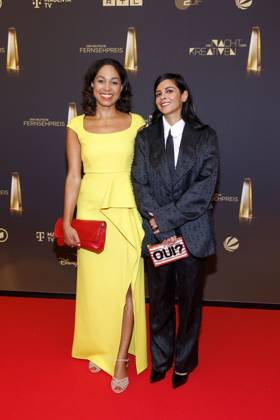 Moderatorin Jana Pareigis und Schauspielerin Collien Ulmen-Fernandes beim Red Carpet bei Die Nacht der Kreativen am Vorabend des Deutsche Fernsehpreis 2024 in der Flora. Köln, 24.09.2024 NRW Deutschland Copyright: xChristophxHardtx