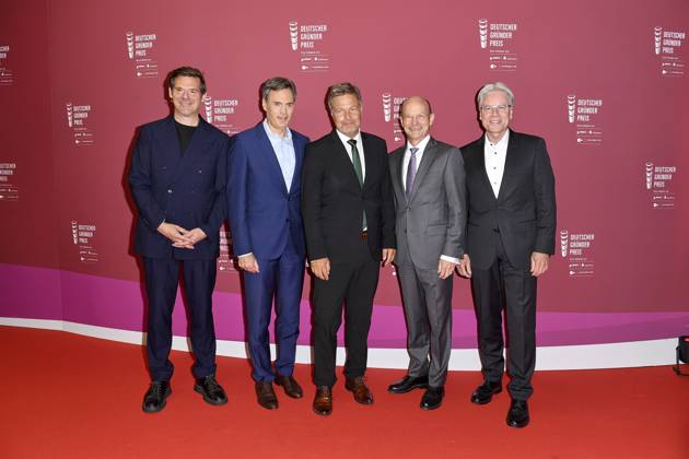 RECORD DATE NOT STATED Verleihung des Deutschen Gründerpreis im ZDF Hauptstadtstudio Gregor Peter Schmitz (Vorsitzender der Chefredaktion des Stern), Dr. Norbert Himmler (Intendant des ZDF), Robert Habeck, Prof. Dr. Ulrich Reuter (Präsident des DSGV - DSGV.de) und Andreas Haffner (Vorstand für Personal- und Sozialwesen der Porsche AG) bei der Verleihung des Deutschen Gründerpreis im ZDF-Hauptstadtstudio in in Berlin Copyright: xEventpressxTimmx
