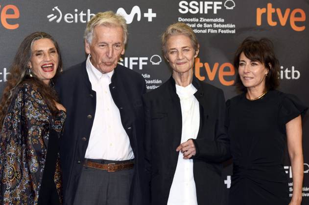 Bilder des Jahres 2024, Entertainment 09 September Entertainment Themen der Woche KW39 Entertainment Bilder des Tages Angela Molina, Costa- Gavras, Charlotte Rampling und Marilyne Canto bei der Premiere des Kinofilms Le dernier souffle Last Breath auf dem 72. Internationalen Filmfestival San Sebastian Festival Internacional de Cine de San Sebastian im Kursaal. San Sebastian, 25.09.2024