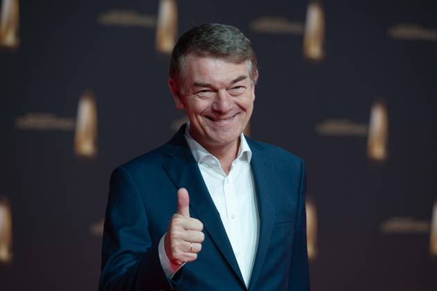 Joerg SCHOENENBORN, Jörg Schönenborn, WDR Programmdirektor, Roter Teppich, Red Carpet Show, Ankunft, arrival, Verleihung des Deutschen Fernsehpreises, Der Deutsche Fernsehpreis 2024, Deutscher Fernsehpreis 2024 in den MMC Studios Koeln, am 25.09.2024.