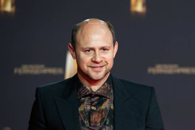 Moritz FUEHRMANN, Führmann, Schauspieler, Roter Teppich, Red Carpet Show, Ankunft, arrival, Verleihung des Deutschen Fernsehpreises, Der Deutsche Fernsehpreis 2024, Deutscher Fernsehpreis 2024 in den MMC Studios Koeln, am 25.09.2024.