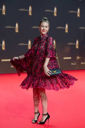 Wolke HEGENBARTH, Schauspielerin, Roter Teppich, Red Carpet Show, Ankunft, arrival, Verleihung des Deutschen Fernsehpreises, Der Deutsche Fernsehpreis 2024, Deutscher Fernsehpreis 2024 in den MMC Studios Koeln, am 25.09.2024.