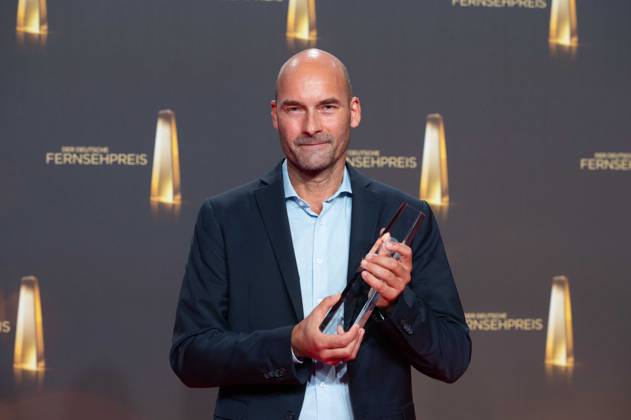 Steffen SCHWARZKOPF, Moderator, Preistraeger beste Moderation Einzelleistung Information, Verleihung des Deutschen Fernsehpreises, Der Deutsche Fernsehpreis 2024, Deutscher Fernsehpreis 2024 in den MMC Studios Koeln, am 25.09.2024.