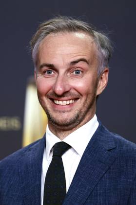 Entertainer und Satiriker Jan Böhmermann auf dem Red Carpet beim Deutschen Fernsehpreis 2024 in den MMC-Studios in Ossendorf. Köln, 25.09.2024 NRW Deutschland Copyright: xChristophxHardtx
