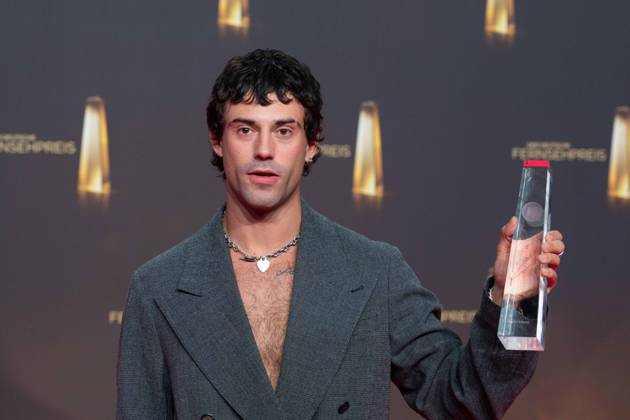 Aaron ALTARAS, Schauspieler Preistraeger bester Schauspieler Verleihung des Deutschen Fernsehpreises, Der Deutsche Fernsehpreis 2024, Deutscher Fernsehpreis 2024 in den MMC Studios Koeln, am 25.09.2024.