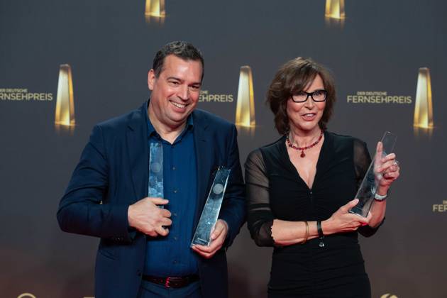 Das Team von MAISCHBERGER Preistraeger beste Information, Verleihung des Deutschen Fernsehpreises, Der Deutsche Fernsehpreis 2024, Deutscher Fernsehpreis 2024 in den MMC Studios Koeln, am 25.09.2024.