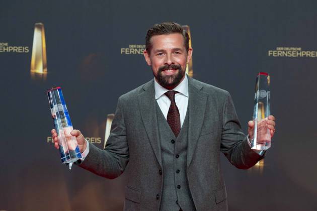Klaas HEUFER-UMLAUF, Moderator, Preistraeger Beste Einzelleistung Moderation Unterhaltung, Verleihung des Deutschen Fernsehpreises, Der Deutsche Fernsehpreis 2024, Deutscher Fernsehpreis 2024 in den MMC Studios Koeln, am 25.09.2024.