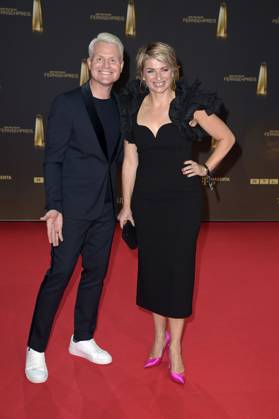 Guido Cantz und Sabine Heinrich bei der Verleihung des Deutschen Fernsehpreises 2024 in den MMC Studios. Köln, 25.09.2024