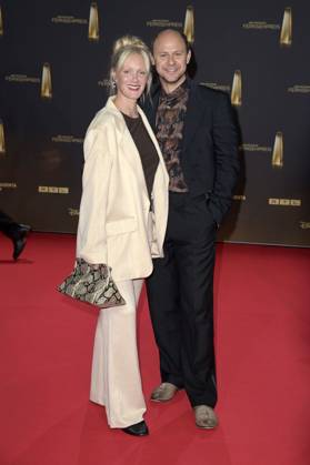 Anna Schudt mit Ehemann Moritz Führmann bei der Verleihung des Deutschen Fernsehpreises 2024 in den MMC Studios. Köln, 25.09.2024