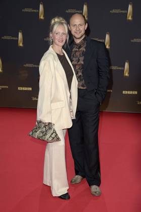 Anna Schudt mit Ehemann Moritz Führmann bei der Verleihung des Deutschen Fernsehpreises 2024 in den MMC Studios. Köln, 25.09.2024