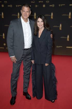 Iris Berben mit Partner Heiko Kiesow bei der Verleihung des Deutschen Fernsehpreises 2024 in den MMC Studios. Köln, 25.09.2024
