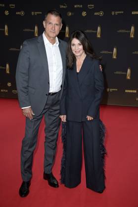 Iris Berben mit Partner Heiko Kiesow bei der Verleihung des Deutschen Fernsehpreises 2024 in den MMC Studios. Köln, 25.09.2024