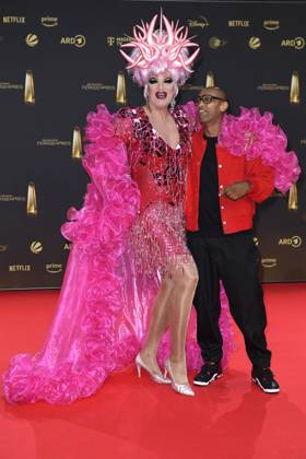 Olivia Jones und Amiaz Habtu bei der Verleihung vom Deutschen Fernsehpreis am 25.09.2024 in Koeln Deutscher Fernsehpreis Verleihung 2024 in Koeln