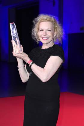 Sunnyi Melles, Gewinnerin und Preistraegerin beste Schauspielerin bei der Verleihung vom Deutschen Fernsehpreis am 25.09.2024 in Koeln Deutscher Fernsehpreis Verleihung 2024 in Koeln