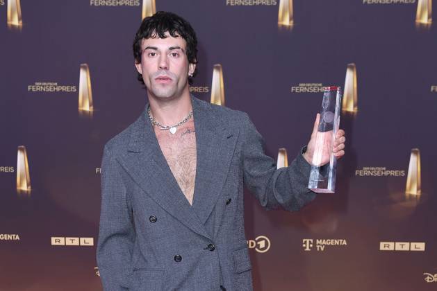 Aaron Altaras, Gewinner und Preistraeger bester Schauspieler bei der Verleihung vom Deutschen Fernsehpreis am 25.09.2024 in Koeln Deutscher Fernsehpreis Verleihung 2024 in Koeln