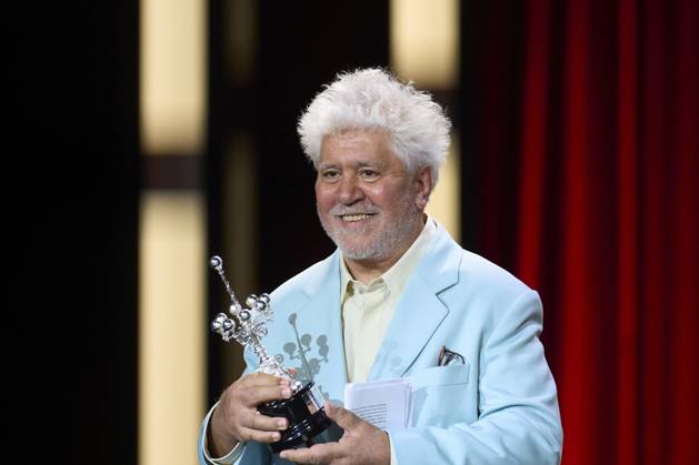San Sebastian Film Festival - Pedro Almodovar Awarded Pedro Almodovar receives the Donosti Award during 72nd San Sebastian International Film Festival at Kursaal Palace on September 26, 2024 in Donostia San Sebastian, Spain Photo by ABACAPRESS.COM San Sebastian Euskadi Spain  Copyright: xABACAx