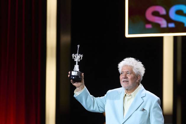 San Sebastian Film Festival - Pedro Almodovar Awarded Pedro Almodovar receives the Donosti Award during 72nd San Sebastian International Film Festival at Kursaal Palace on September 26, 2024 in Donostia San Sebastian, Spain Photo by ABACAPRESS.COM San Sebastian Euskadi Spain  Copyright: xABACAx