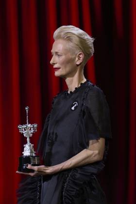 San Sebastian Film Festival - Pedro Almodovar Awarded Tilda Swinton attends the delivery of the Donosti Award to Pedro Almodovar during 72nd San Sebastian International Film Festival at Kursaal Palace on September 26, 2024 in Donostia San Sebastian, Spain Photo by ABACAPRESS.COM San Sebastian Euskadi Spain  Copyright: xABACAx