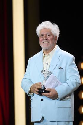 San Sebastian Film Festival - Pedro Almodovar Awarded Pedro Almodovar receives the Donosti Award during 72nd San Sebastian International Film Festival at Kursaal Palace on September 26, 2024 in Donostia San Sebastian, Spain Photo by ABACAPRESS.COM San Sebastian Euskadi Spain  Copyright: xABACAx