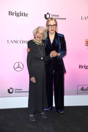 RECORD DATE NOT STATED BRIGITTE AWARD 2024 Margot Friedländer und Susanna Riethmüller (Chefredakteurin BRIGITTE) beim BRIGITTE AWARD 2024 in der Bertelsmann Hauptstadtrepräsentanz in Berlin. Copyright: xEventpressxBerndtx
